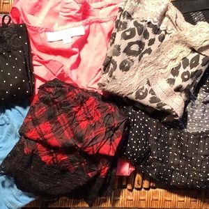 Tank top “ kinda” mystery box- size S (7 total)